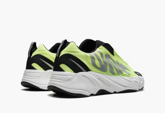 Yeezy Boost 700 MNVN Laceless - Phosphor