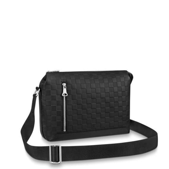 Louis Vuitton DISCOVERY MESSENGER PM