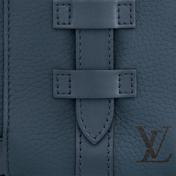 Louis Vuitton Christopher XS