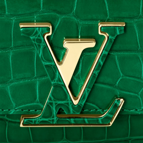 Louis Vuitton Capucines Wallet Emeraude Green