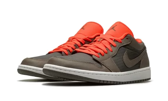 Air Jordan 1 Low SE - Black / Olive/ Bright Crimson