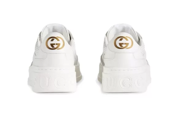 Gucci GG embossed low-top sneakers - GG Supreme print White