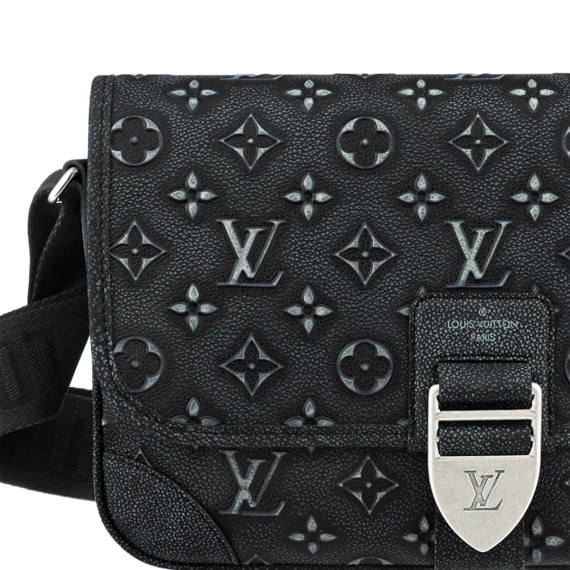 Louis Vuitton Archy Messenger MM