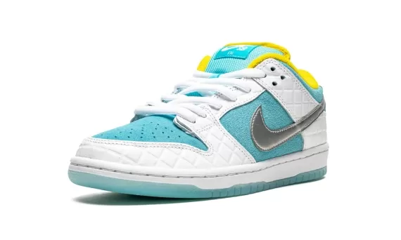 Nike SB Dunk Low - FTC Lagoon Pulse