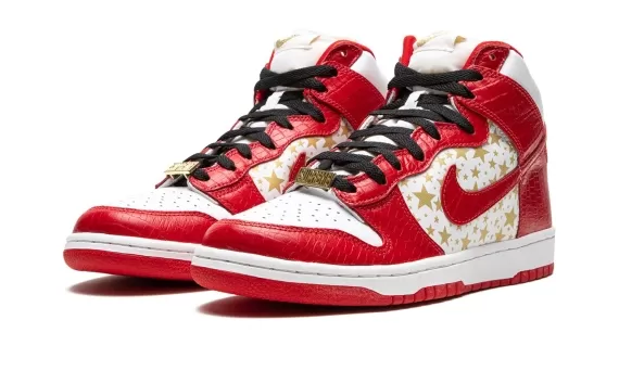 Nike SB Dunk High Pro Supreme - Red Stars