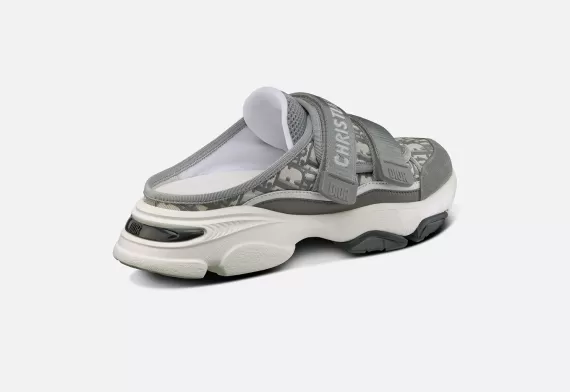 D-WANDER Sneaker - Gray Stone Dior Oblique Technical Fabric