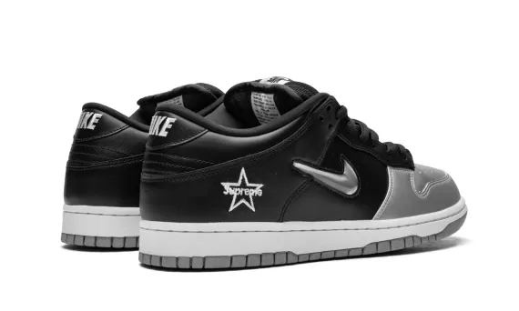 SB Dunk Low OG QS Supreme - Jewel Swoosh Silver/Black