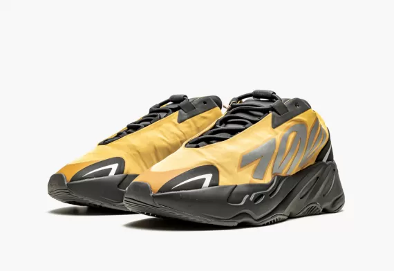 YEEZY 700 MNVN - Honey Flux