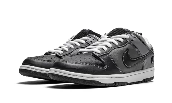 SB Dunk Low - Lunar Eclipse East